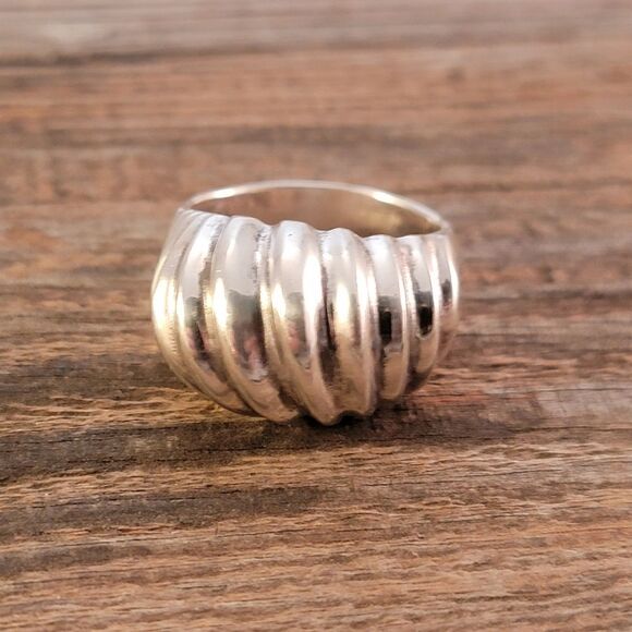 Sterling Ribbed Contemporary Dome Statement Ring - Picture 8 of 9